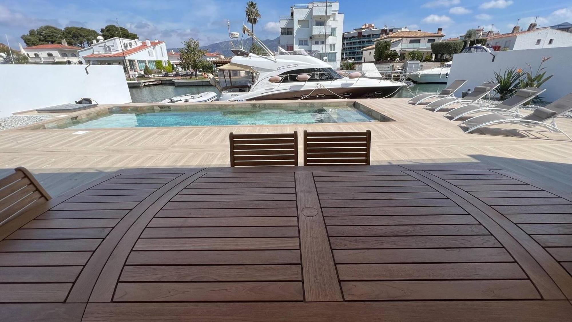 Holiday home Moderna Con Piscina Y Vistas Al Canal En Roses