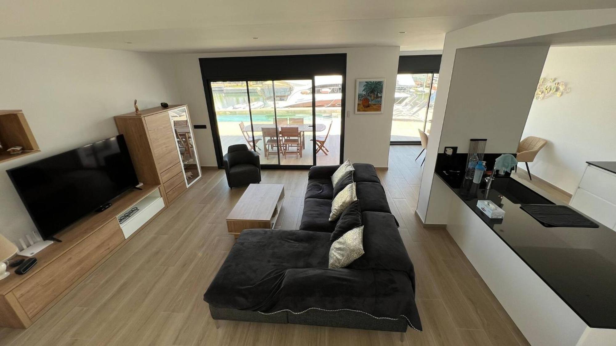 Holiday home Moderna Con Piscina Y Vistas Al Canal En *