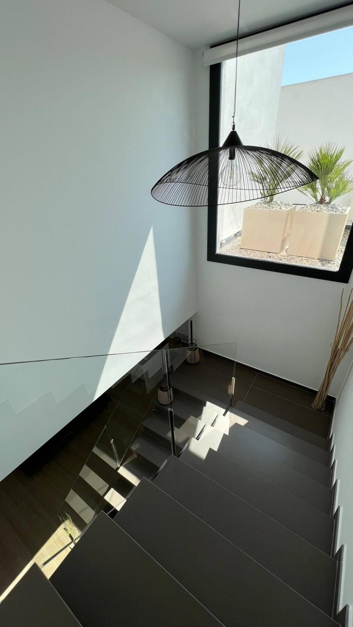 Moderna Con Piscina Y Vistas Al Canal En Holiday home Roses